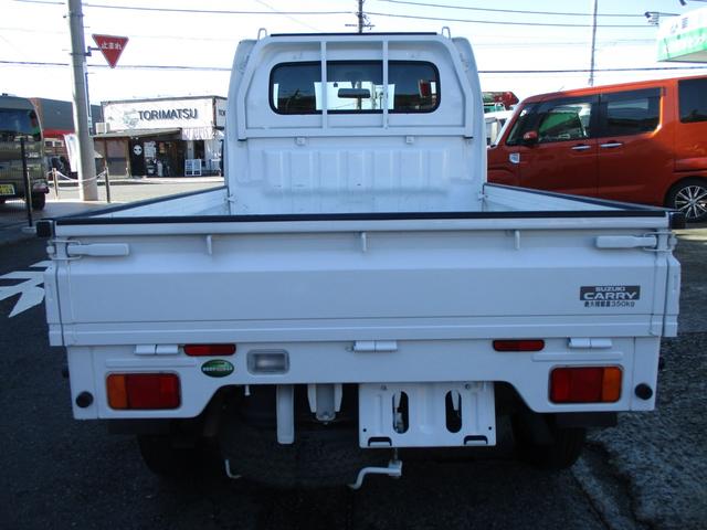 キャリイトラック ＫＣエアコン・パワステ　４ＷＤ　５速マニュアル　エアコン　パワステ　三方開　ＡＭ／ＦＭラジオ　ゲートプロテクタ　サイドバイザー　フロアマット　ＥＴＣ　禁煙車（3枚目）