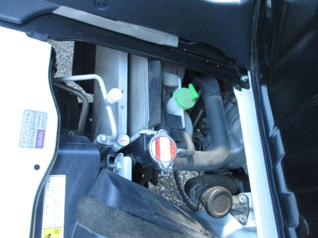 キャリイトラック ＫＣエアコン・パワステ　４ＷＤ　５速マニュアル　エアコン　パワステ　三方開　ＡＭ／ＦＭラジオ　ゲートプロテクタ　サイドバイザー　フロアマット　ＥＴＣ　禁煙車（18枚目）