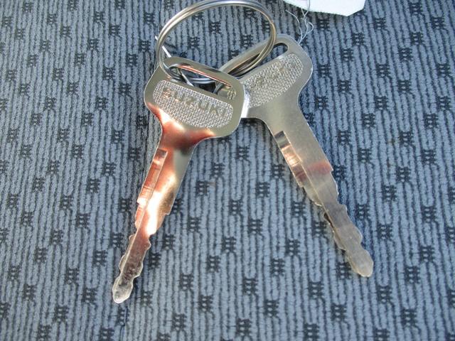 キャリイトラック ＫＣエアコン・パワステ　４ＷＤ　５速マニュアル　エアコン　パワステ　三方開　ＡＭ／ＦＭラジオ　ゲートプロテクタ　サイドバイザー　フロアマット　ＥＴＣ　禁煙車（31枚目）