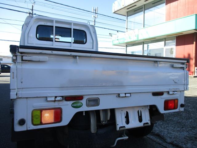 キャリイトラック ＫＣエアコン・パワステ　４ＷＤ　５速マニュアル　エアコン　パワステ　エアバッグ　三方開　ゲートプロテクタ　ＡＭ／ＦＭラジオ　サイドバイザー　フロアマット　禁煙車（40枚目）