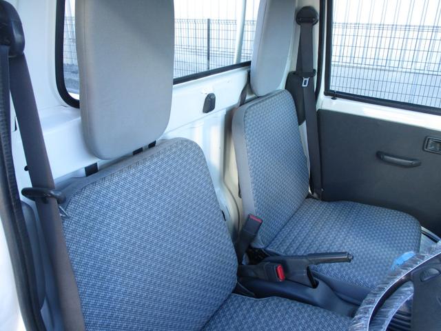 ハイゼットトラック エアコン・パワステ スペシャル 4WD 5速マニュアル エアコン パワステ ゲートプロテクタ AM/FMラジオ サイドバイザー フロアマット ETC(12枚目)