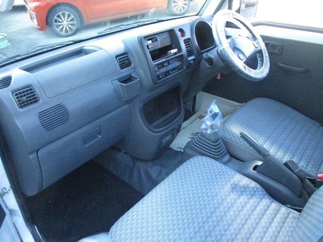 ハイゼットトラック エアコン・パワステ スペシャル 4WD 5速マニュアル エアコン パワステ ゲートプロテクタ AM/FMラジオ サイドバイザー フロアマット ETC(13枚目)