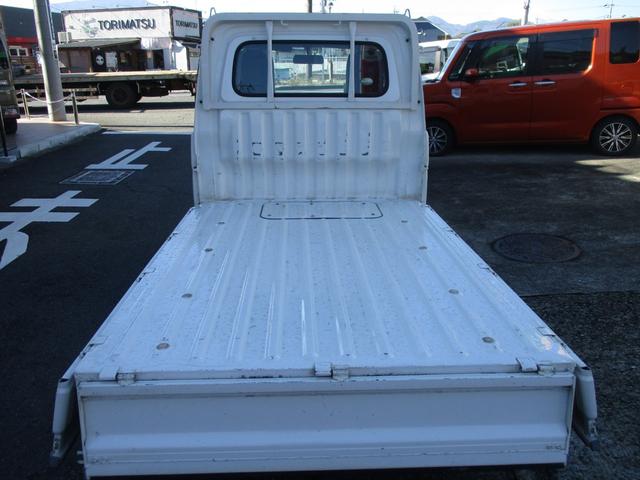 ハイゼットトラック エアコン・パワステ スペシャル 4WD 5速マニュアル エアコン パワステ ゲートプロテクタ AM/FMラジオ サイドバイザー フロアマット ETC(16枚目)