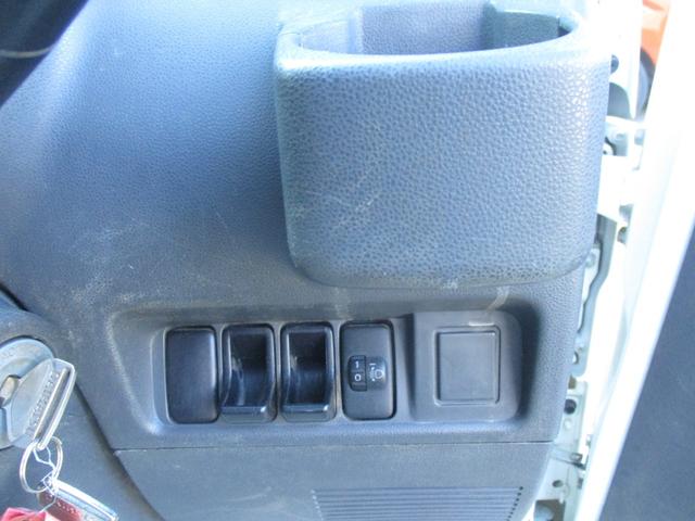 ハイゼットトラック エアコン・パワステ スペシャル 4WD 5速マニュアル エアコン パワステ ゲートプロテクタ AM/FMラジオ サイドバイザー フロアマット ETC(27枚目)