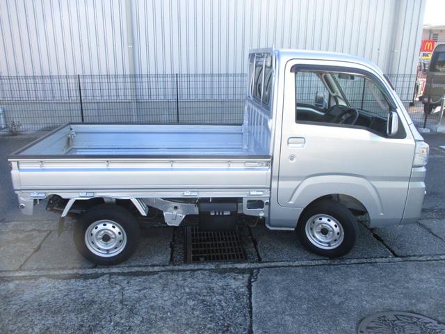 ハイゼットトラック エクストラ　４ＷＤ　オートマ車　エアコン　パワステ　パワーウインドウ　ＡＢＳ　エアバッグ　フォグ　キーレス　荷台作業灯（4枚目）