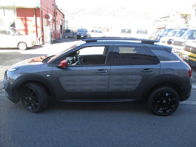 Ｃ４ カクタス ベースグレード　本国仕様　１６００ｃｃ　左ハンドル　ディーゼル　オートライト　ガラスルーフ　クルーズコントロール　パドルシフト　純正オーディオ　キーレス　ＥＴＣ（5枚目）