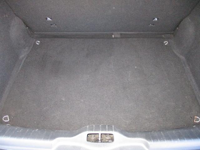 Ｃ４ カクタス ベースグレード　本国仕様　１６００ｃｃ　左ハンドル　ディーゼル　オートライト　ガラスルーフ　クルーズコントロール　パドルシフト　純正オーディオ　キーレス　ＥＴＣ（16枚目）