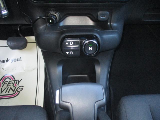 Ｃ４ カクタス ベースグレード　本国仕様　１６００ｃｃ　左ハンドル　ディーゼル　オートライト　ガラスルーフ　クルーズコントロール　パドルシフト　純正オーディオ　キーレス　ＥＴＣ（24枚目）