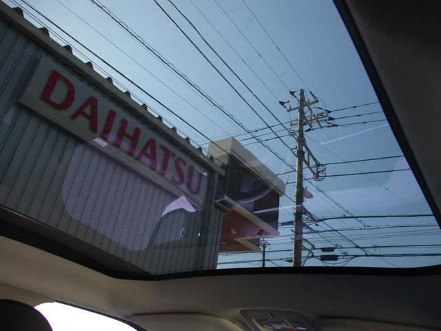 Ｃ４ カクタス ベースグレード　本国仕様　１６００ｃｃ　左ハンドル　ディーゼル　オートライト　ガラスルーフ　クルーズコントロール　パドルシフト　純正オーディオ　キーレス　ＥＴＣ（29枚目）