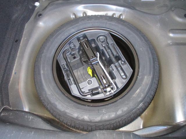 Ｃ４ カクタス ベースグレード　本国仕様　１６００ｃｃ　左ハンドル　ディーゼル　オートライト　ガラスルーフ　クルーズコントロール　パドルシフト　純正オーディオ　キーレス　ＥＴＣ（32枚目）