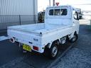 キャリイトラック ＫＣエアコン・パワステ　４ＷＤ　５速マニュアル　エアコン　パワステ　エアバッグ　三方開　ＡＭ／ＦＭラジオ　サイドバイザー　禁煙車（8枚目）