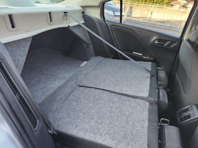 グレイス ハイブリッドＬＸ　車検整備付　キーレス　プッシュスタート　電格ミラー（30枚目）