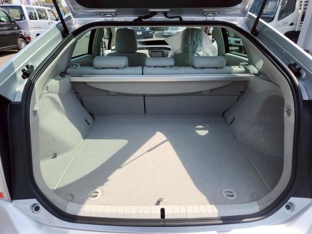 プリウス Ｓ　車検整備付　キーレス　電格ミラー　ＣＤ　ＤＶＤ再生　ＴＶ　ナビ　ＥＴＣ　バックカメラ（33枚目）