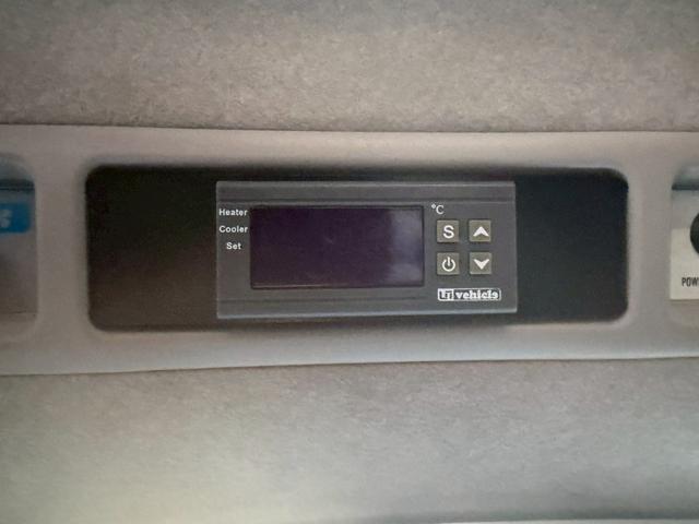 ハイエースワゴン GL 車検整備付 キーレス プッシュスタート 電格ミラー CD DVD再生 TV ナビ ETC バックカメラ リアモニター アルミ ローダウン 車高調 クルコン エアロ フルフラット ACコンセント(41枚目)