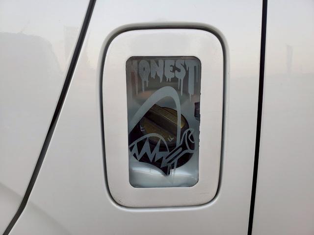 ハイエースワゴン GL 車検整備付 キーレス プッシュスタート 電格ミラー CD DVD再生 TV ナビ ETC バックカメラ リアモニター アルミ ローダウン 車高調 クルコン エアロ フルフラット ACコンセント(51枚目)