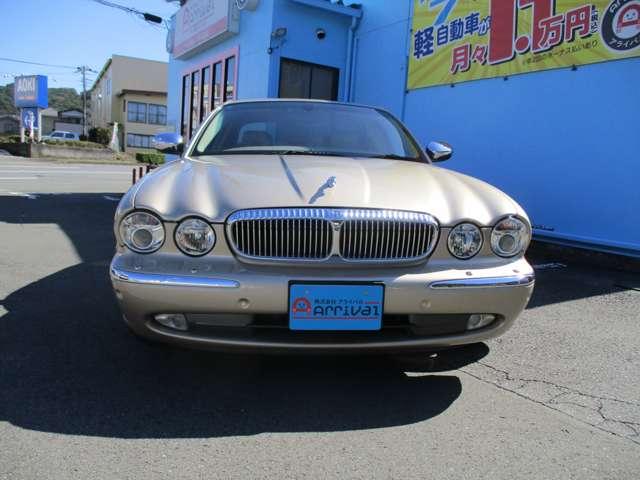 ＸＪ ＸＪ８　３．５　ベージュ革内装　ナビ　ＥＴＣ　天張り張り替済み　ディラー車　右ハンドル　ダイムラーグリル　ダイムラーエンブレム（2枚目）