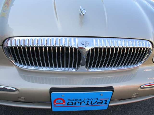 ＸＪ ＸＪ８　３．５　ベージュ革内装　ナビ　ＥＴＣ　天張り張り替済み　ディラー車　右ハンドル　ダイムラーグリル　ダイムラーエンブレム（4枚目）