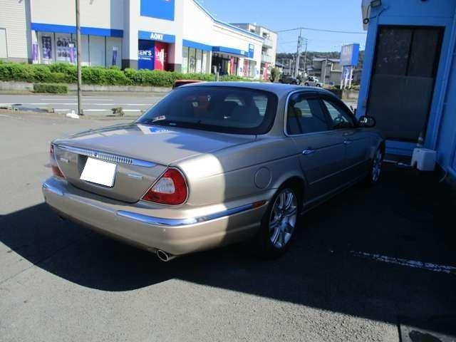 ＸＪ ＸＪ８　３．５　ベージュ革内装　ナビ　ＥＴＣ　天張り張り替済み　ディラー車　右ハンドル　ダイムラーグリル　ダイムラーエンブレム（11枚目）