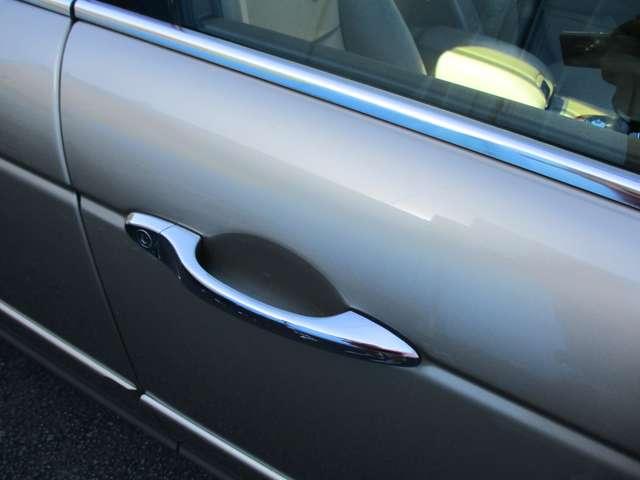 ＸＪ ＸＪ８　３．５　ベージュ革内装　ナビ　ＥＴＣ　天張り張り替済み　ディラー車　右ハンドル　ダイムラーグリル　ダイムラーエンブレム（22枚目）