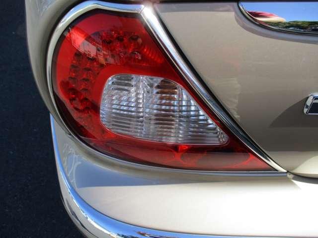 ＸＪ ＸＪ８　３．５　ベージュ革内装　ナビ　ＥＴＣ　天張り張り替済み　ディラー車　右ハンドル　ダイムラーグリル　ダイムラーエンブレム（29枚目）