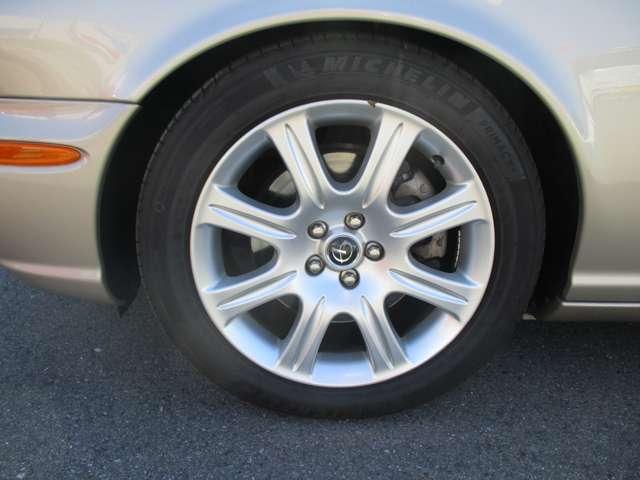 ＸＪ ＸＪ８　３．５　ベージュ革内装　ナビ　ＥＴＣ　天張り張り替済み　ディラー車　右ハンドル　ダイムラーグリル　ダイムラーエンブレム（34枚目）