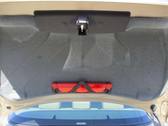 ＸＪ ＸＪ８　３．５　ベージュ革内装　ナビ　ＥＴＣ　天張り張り替済み　ディラー車　右ハンドル　ダイムラーグリル　ダイムラーエンブレム（42枚目）