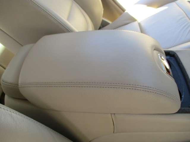 ＸＪ ＸＪ８　３．５　ベージュ革内装　ナビ　ＥＴＣ　天張り張り替済み　ディラー車　右ハンドル　ダイムラーグリル　ダイムラーエンブレム（59枚目）