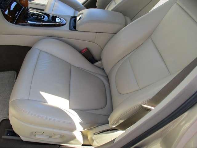 ＸＪ ＸＪ８　３．５　ベージュ革内装　ナビ　ＥＴＣ　天張り張り替済み　ディラー車　右ハンドル　ダイムラーグリル　ダイムラーエンブレム（62枚目）