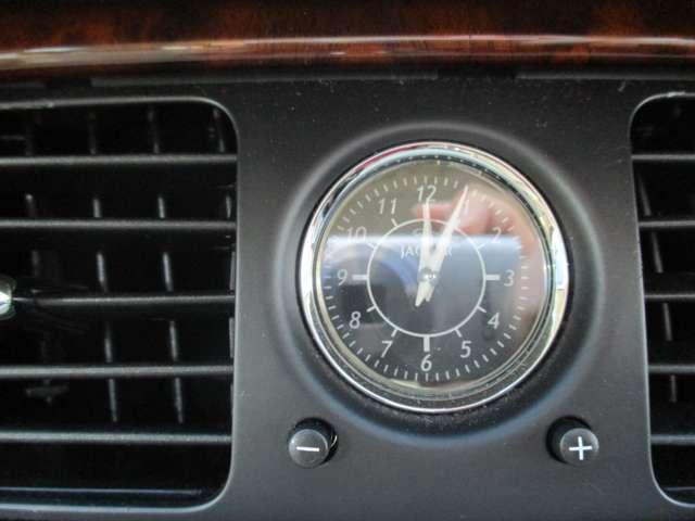 ＸＪ ＸＪ８　３．５　ベージュ革内装　ナビ　ＥＴＣ　天張り張り替済み　ディラー車　右ハンドル　ダイムラーグリル　ダイムラーエンブレム（67枚目）