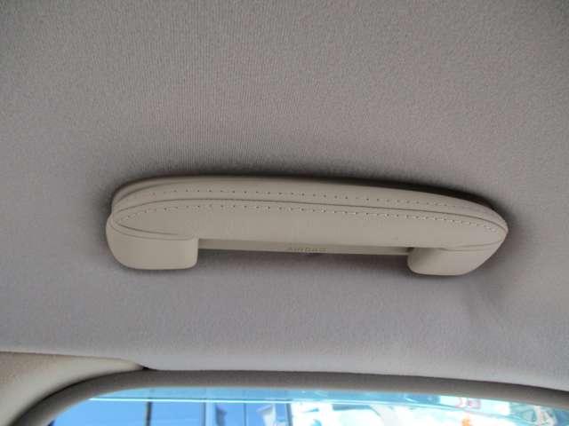 ＸＪ ＸＪ８　３．５　ベージュ革内装　ナビ　ＥＴＣ　天張り張り替済み　ディラー車　右ハンドル　ダイムラーグリル　ダイムラーエンブレム（72枚目）