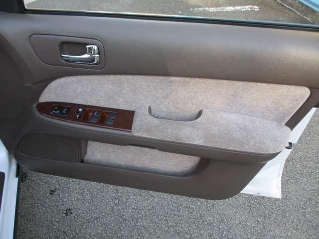 セドリック ブロアム　ワークユーロライン１９インチ　新品タイヤ　新品エスペリアローダウン　オートエアコン　キーレス（30枚目）