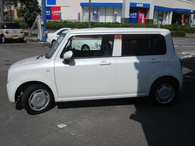 アルトラパン Ｘ　軽自動車　ラパン　スマートキー　プッシュスタート　ベンツシート　オートマ　１年間走行無制限保証（5枚目）