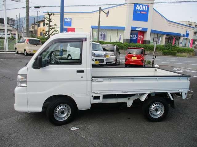 ハイゼットトラック エアコン・パワステ　スペシャル　軽トラック　４ＷＤ　パートタイム　５ＭＴ　３方開　ハイゼット　エアコン　パワステ　フォグランプ　１年間走行無制限保証（4枚目）