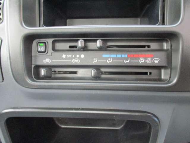 ハイゼットトラック エアコン・パワステ　スペシャル　軽トラック　４ＷＤ　パートタイム　５ＭＴ　３方開　ハイゼット　エアコン　パワステ　フォグランプ　１年間走行無制限保証（30枚目）