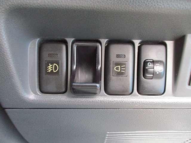 ハイゼットトラック エアコン・パワステ　スペシャル　軽トラック　４ＷＤ　パートタイム　５ＭＴ　３方開　ハイゼット　エアコン　パワステ　フォグランプ　１年間走行無制限保証（31枚目）