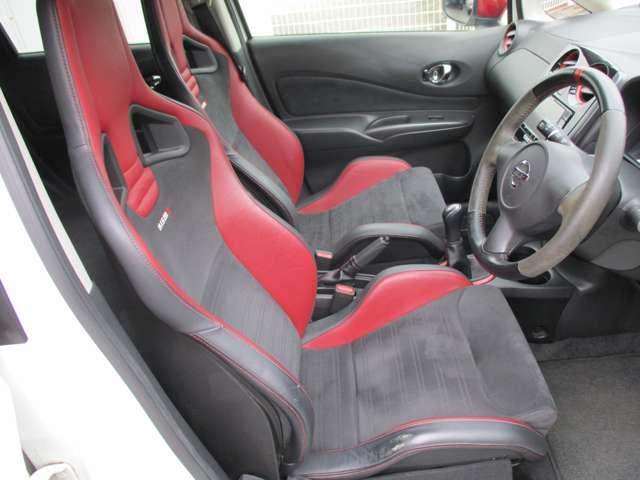 ノート ニスモ　Ｓ　専用エアロ　専用マフラー　５ＭＴ　ＲＥＣＡＲＯ装着車　社外ナビ　バックカメラ　ＥＴＣ　ハッチバック　専用チューニングＨＲ１６ＤＥ　エンジン　１年間走行無制限保証（3枚目）