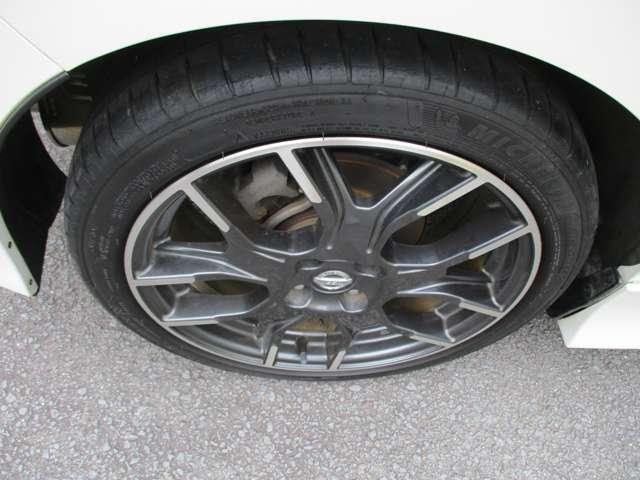 ノート ニスモ　Ｓ　専用エアロ　専用マフラー　５ＭＴ　ＲＥＣＡＲＯ装着車　社外ナビ　バックカメラ　ＥＴＣ　ハッチバック　専用チューニングＨＲ１６ＤＥ　エンジン　１年間走行無制限保証（4枚目）