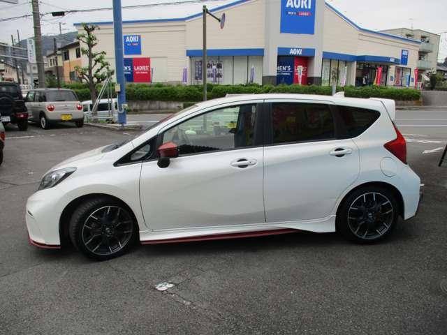 ノート ニスモ　Ｓ　専用エアロ　専用マフラー　５ＭＴ　ＲＥＣＡＲＯ装着車　社外ナビ　バックカメラ　ＥＴＣ　ハッチバック　専用チューニングＨＲ１６ＤＥ　エンジン　１年間走行無制限保証（6枚目）