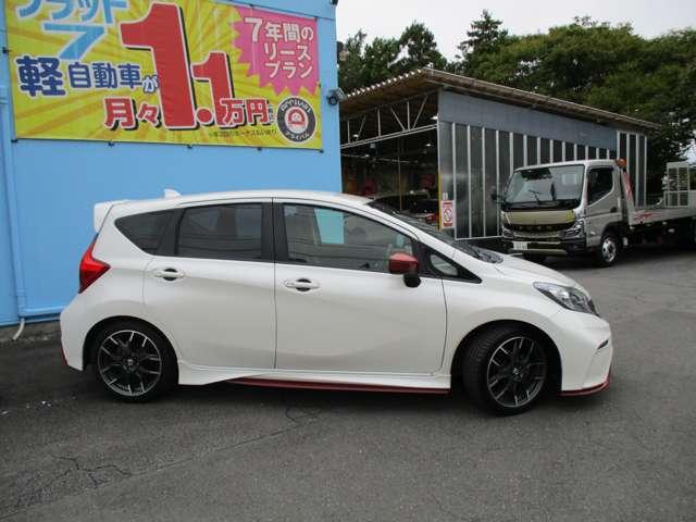 ノート ニスモ　Ｓ　専用エアロ　専用マフラー　５ＭＴ　ＲＥＣＡＲＯ装着車　社外ナビ　バックカメラ　ＥＴＣ　ハッチバック　専用チューニングＨＲ１６ＤＥ　エンジン　１年間走行無制限保証（8枚目）