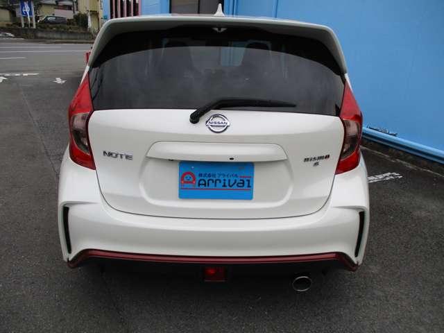 ノート ニスモ　Ｓ　専用エアロ　専用マフラー　５ＭＴ　ＲＥＣＡＲＯ装着車　社外ナビ　バックカメラ　ＥＴＣ　ハッチバック　専用チューニングＨＲ１６ＤＥ　エンジン　１年間走行無制限保証（10枚目）