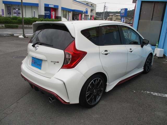 ノート ニスモ　Ｓ　専用エアロ　専用マフラー　５ＭＴ　ＲＥＣＡＲＯ装着車　社外ナビ　バックカメラ　ＥＴＣ　ハッチバック　専用チューニングＨＲ１６ＤＥ　エンジン　１年間走行無制限保証（11枚目）