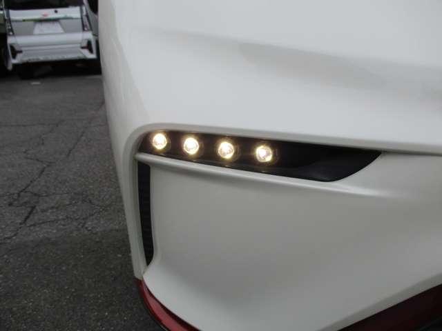 ノート ニスモ　Ｓ　専用エアロ　専用マフラー　５ＭＴ　ＲＥＣＡＲＯ装着車　社外ナビ　バックカメラ　ＥＴＣ　ハッチバック　専用チューニングＨＲ１６ＤＥ　エンジン　１年間走行無制限保証（18枚目）