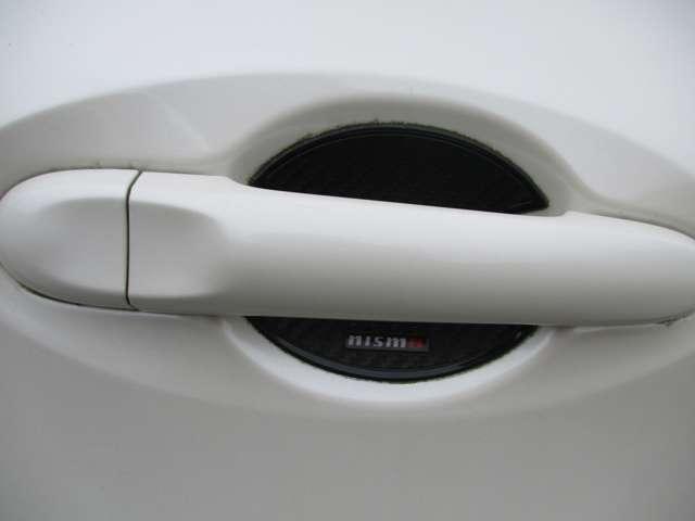 ノート ニスモ　Ｓ　専用エアロ　専用マフラー　５ＭＴ　ＲＥＣＡＲＯ装着車　社外ナビ　バックカメラ　ＥＴＣ　ハッチバック　専用チューニングＨＲ１６ＤＥ　エンジン　１年間走行無制限保証（21枚目）