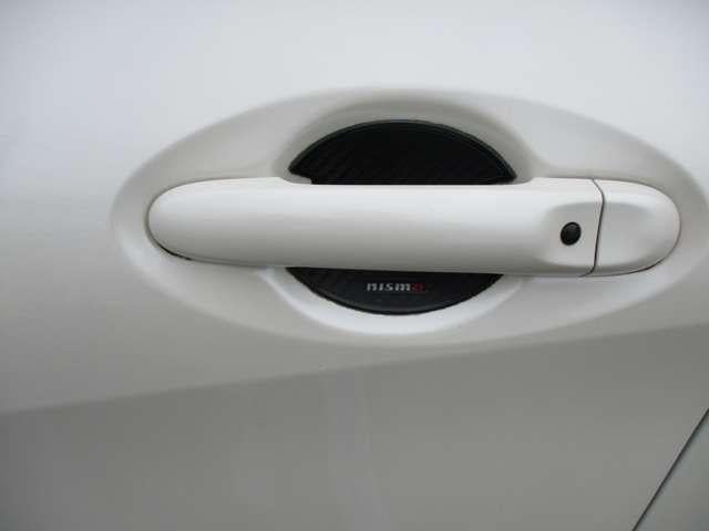 ノート ニスモ　Ｓ　専用エアロ　専用マフラー　５ＭＴ　ＲＥＣＡＲＯ装着車　社外ナビ　バックカメラ　ＥＴＣ　ハッチバック　専用チューニングＨＲ１６ＤＥ　エンジン　１年間走行無制限保証（23枚目）