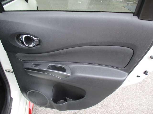 ノート ニスモ　Ｓ　専用エアロ　専用マフラー　５ＭＴ　ＲＥＣＡＲＯ装着車　社外ナビ　バックカメラ　ＥＴＣ　ハッチバック　専用チューニングＨＲ１６ＤＥ　エンジン　１年間走行無制限保証（54枚目）