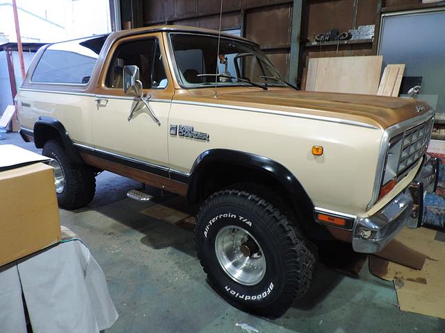 　ラムチャージャー　１ナンバー登録　１９８５年式　ＰＲＯＳＰＥＣＴＥＲ　４ＷＤ　ＣＡＴ　Ｖ８　５．９Ｌ　ルーフハッチ付き　オリジナルペイント(21枚目)