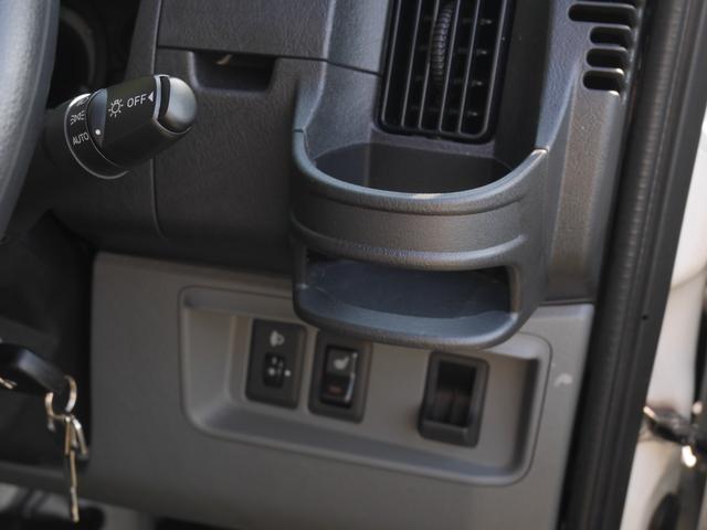 ミニキャブ・ミーブ ＣＤ　１６．０ｋｗｈ　４シーター　両側スライドドア　オートライト　ＥＳＣ　エアコン　パワーステアリング　パワーウィンドウ　助手席エアバッグ（5枚目）