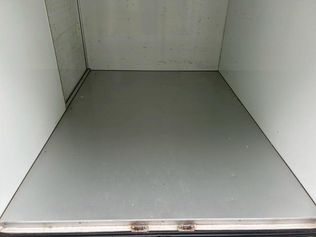 キャリイトラック 　ＡＴ　キーレスエントリー　エアコン　パワーステアリング　運転席エアバッグ（8枚目）