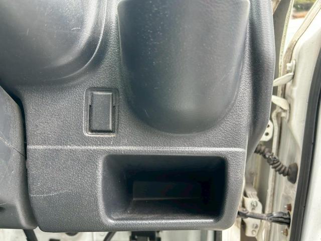 キャリイトラック 　ＡＴ　キーレスエントリー　エアコン　パワーステアリング　運転席エアバッグ（23枚目）