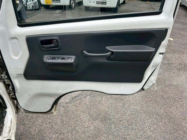 キャリイトラック 　ＡＴ　キーレスエントリー　エアコン　パワーステアリング　運転席エアバッグ（24枚目）
